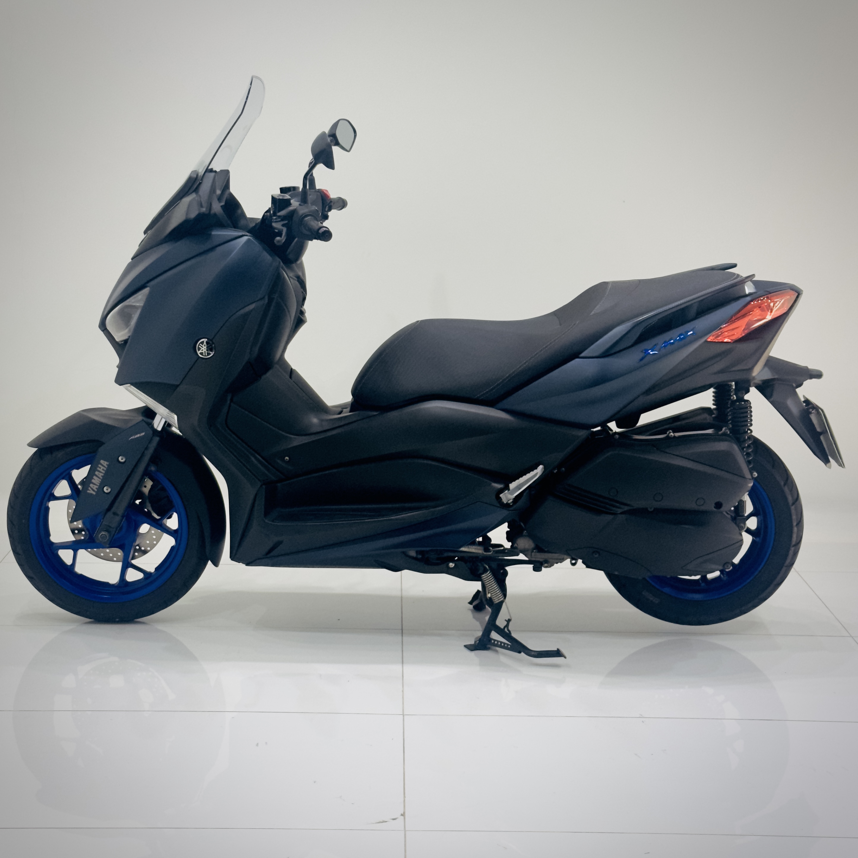 YAMAHA XMAX