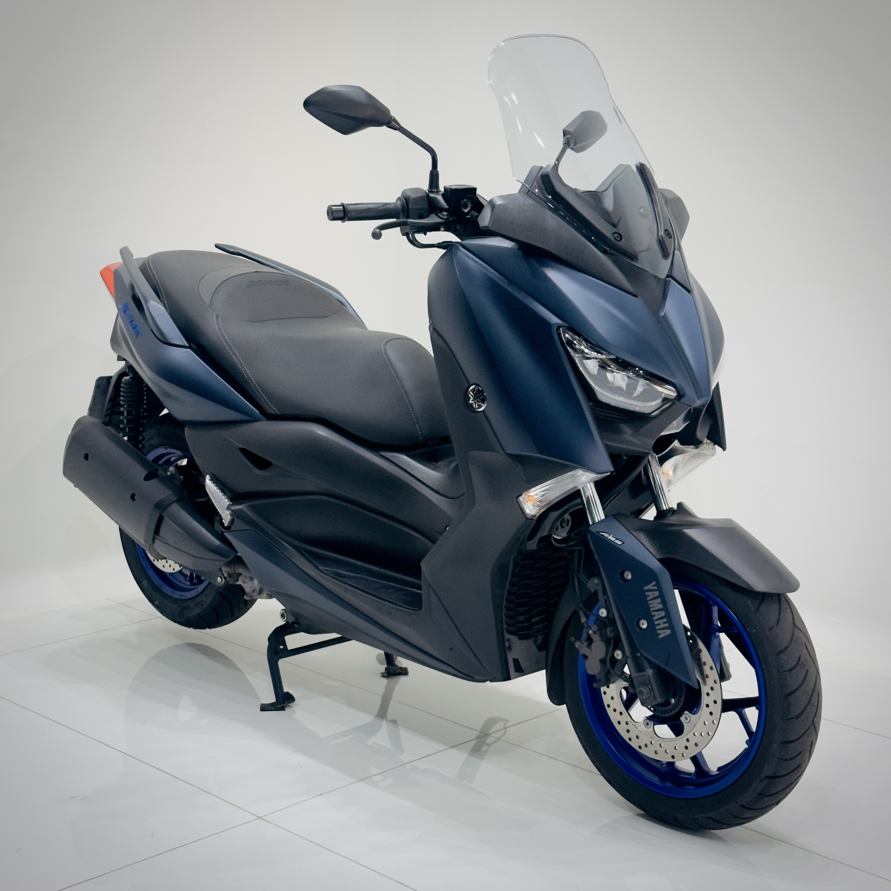 YAMAHA XMAX