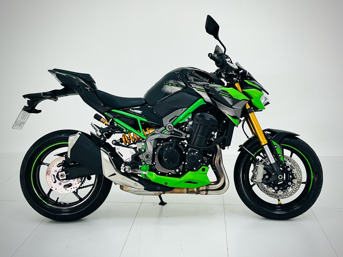 SEMINOVOS KAWASAKI Z900 R EDITION 2025