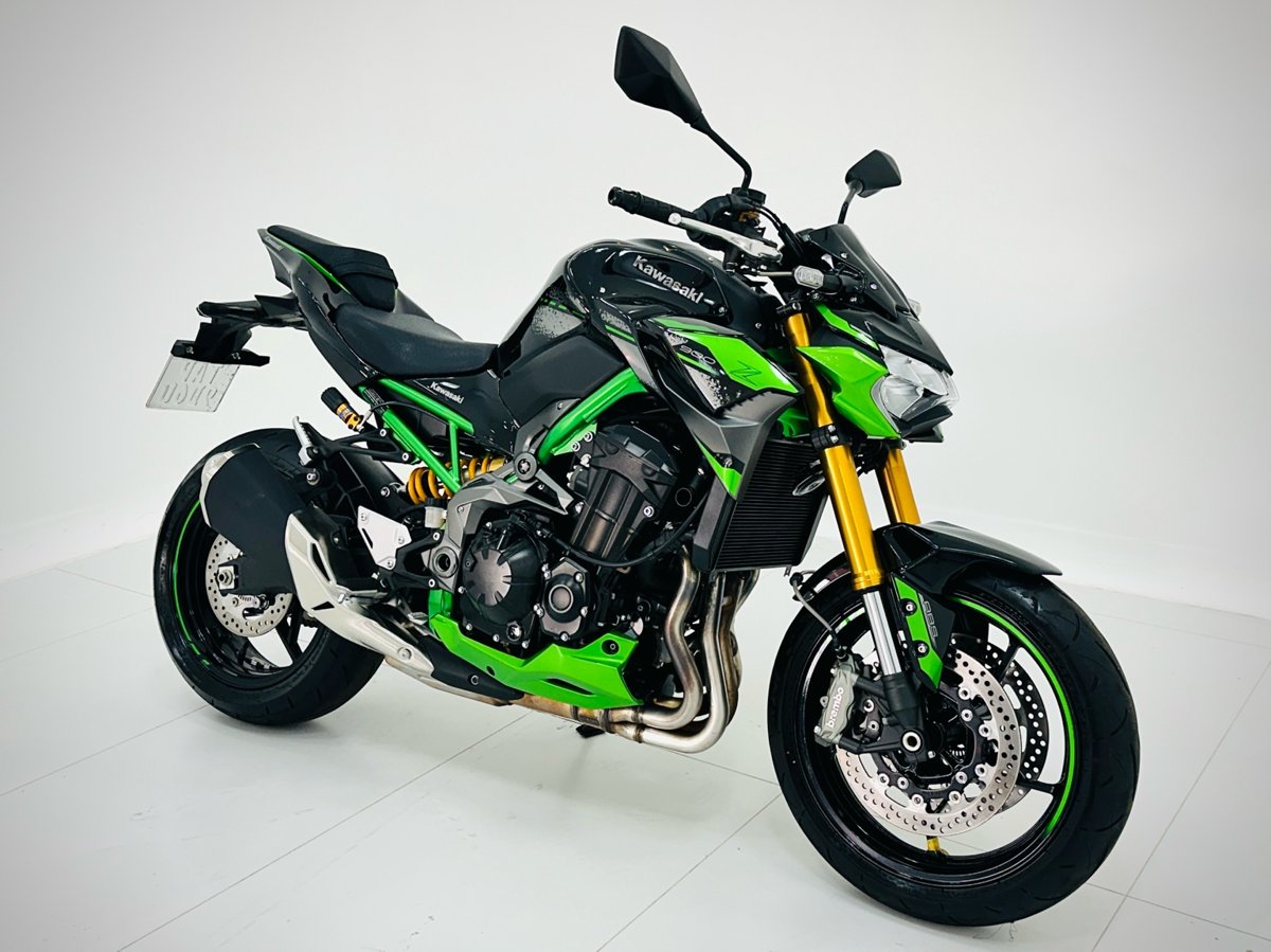 SEMINOVOS KAWASAKI Z900 R EDITION 2025
