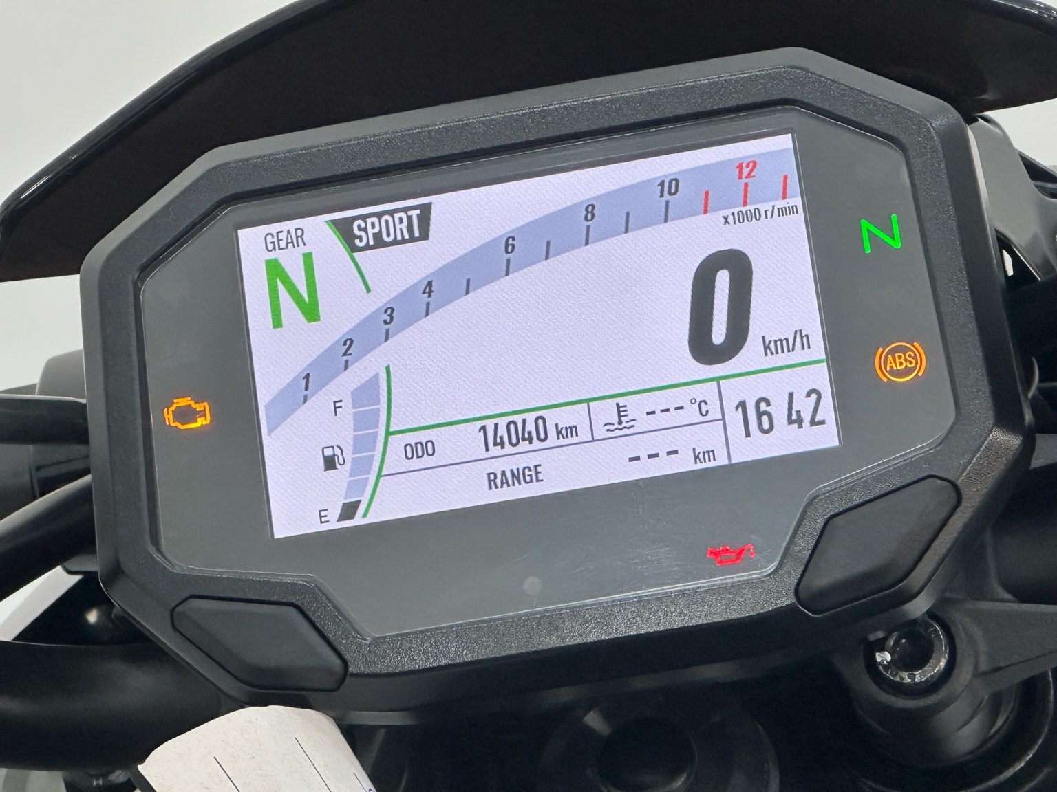 SEMINOVOS KAWASAKI Z900 2025