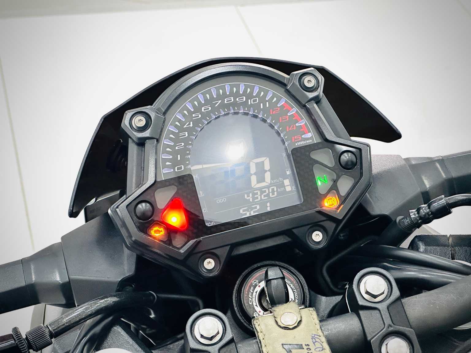 SEMINOVOS Z400 2023